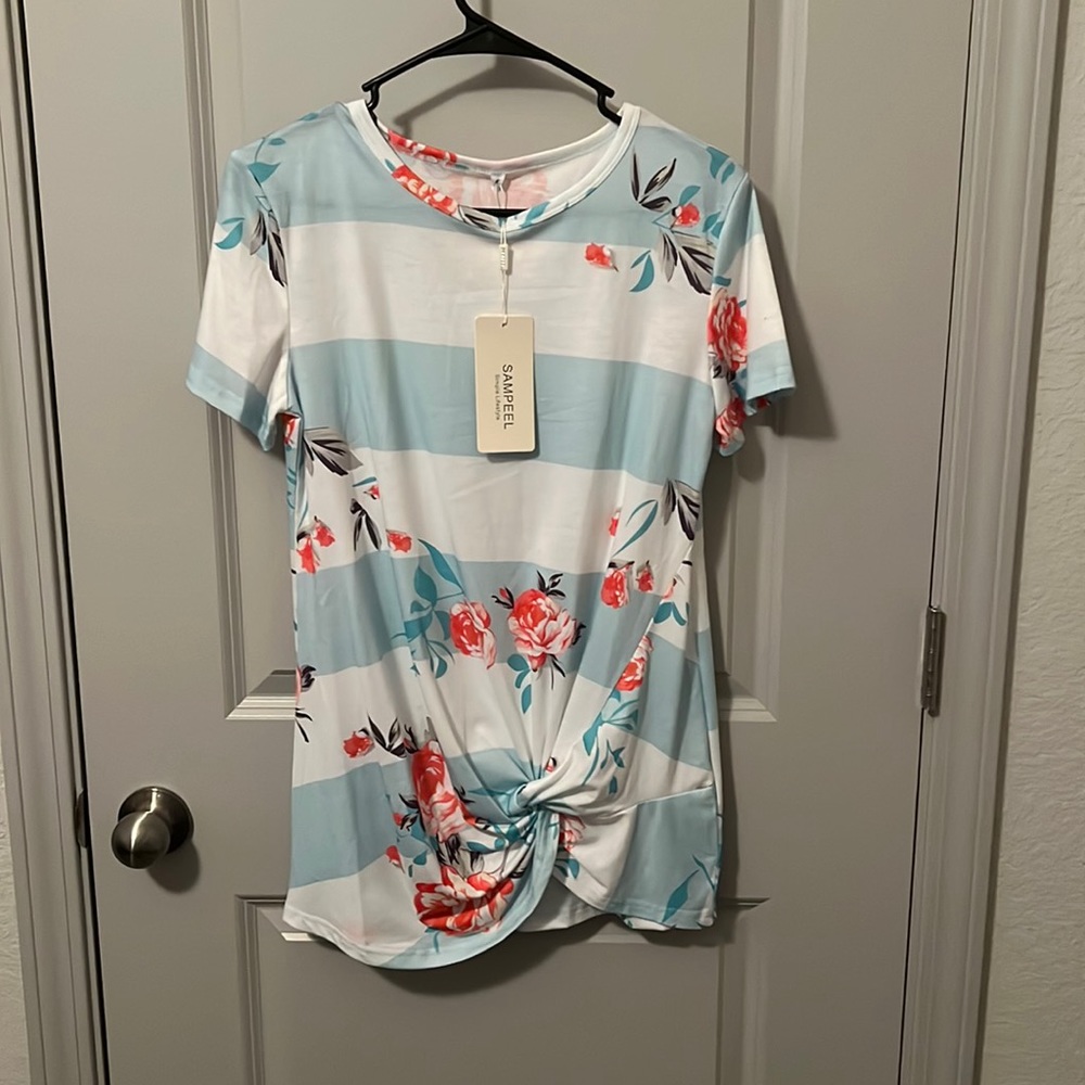 Women’s size small Tshirt